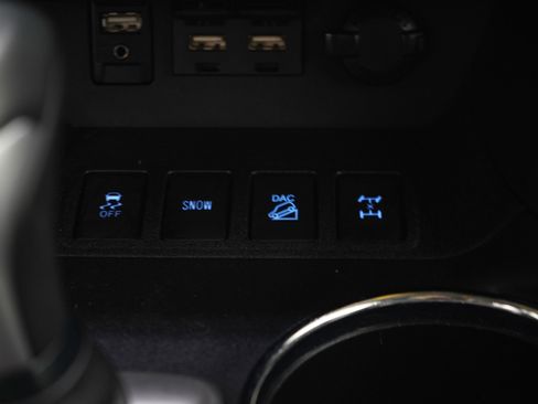 Used 2019 Toyota Highlander SE image 21