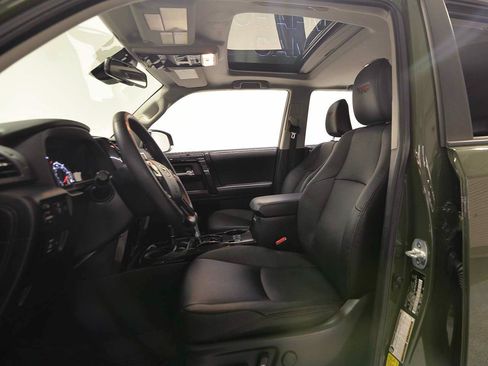 Used 2022 Toyota 4Runner TRD Off-Road Premium w/ Moonroof Package AWD/4WD image 8