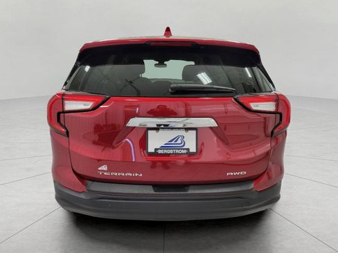 Used 2024 GMC Terrain SLE image 24