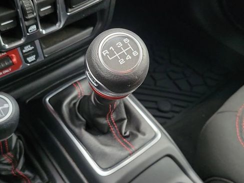 Used 2021 Jeep Wrangler Unlimited Rubicon AWD/4WD image 31