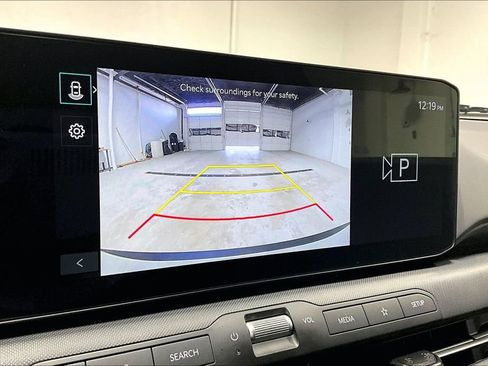 Used 2025 Kia K4 LXS image 29