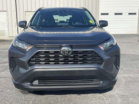 Used 2020 Toyota RAV4 LE FWD image 2