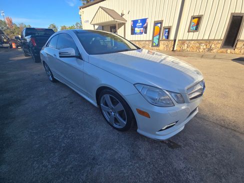 Used 2010 Mercedes-Benz E 550 Coupe image 1