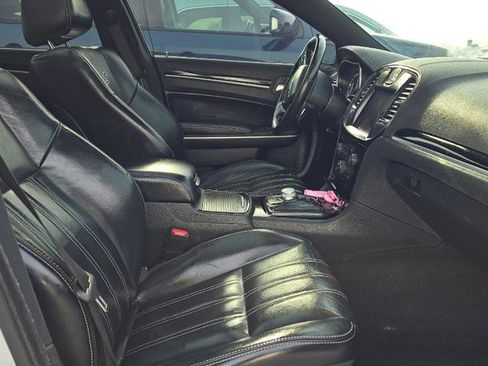 Used 2022 Chrysler 300 S image 9