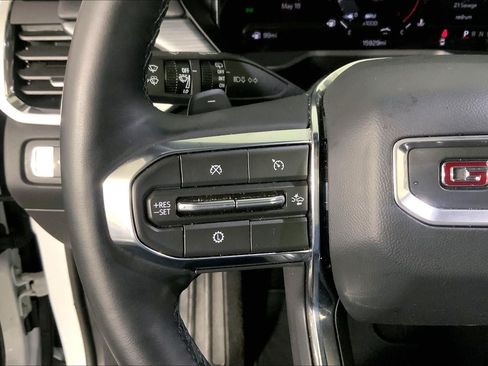 Used 2026 GMC Acadia Elevation w/ Elevation Premium Package FWD image 18