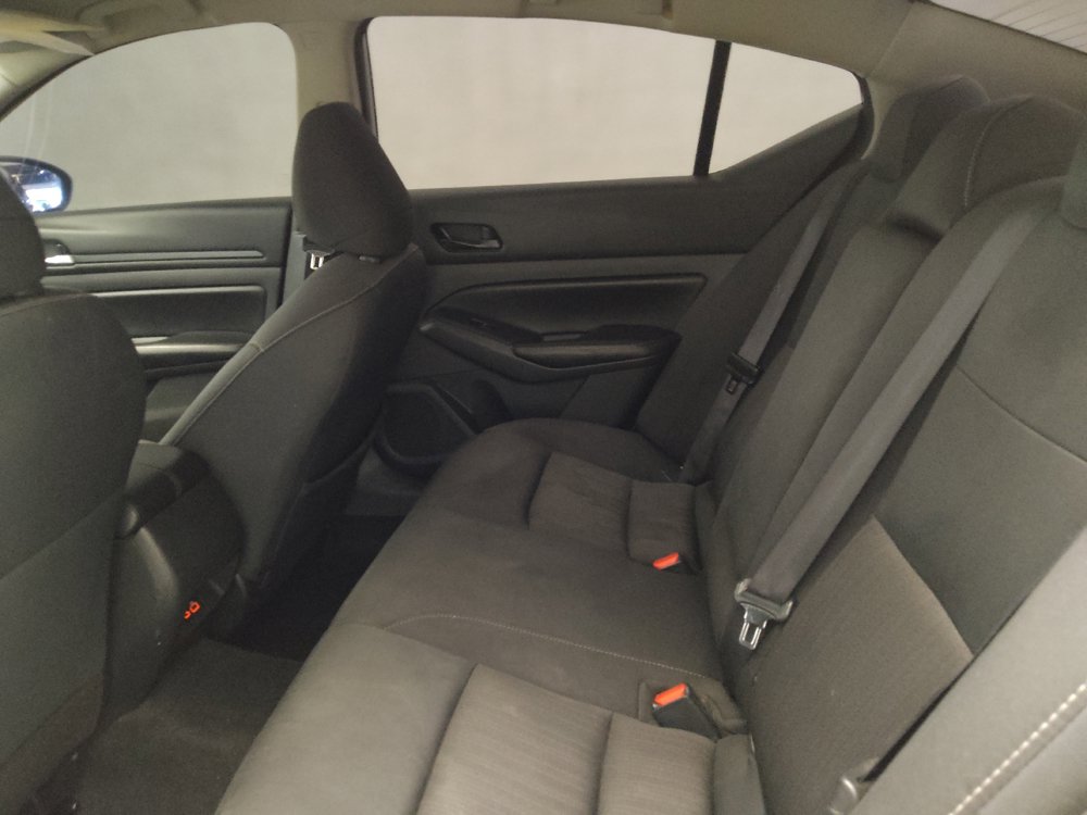 Used 2024 Nissan Altima 2.5 SV FWD image 18