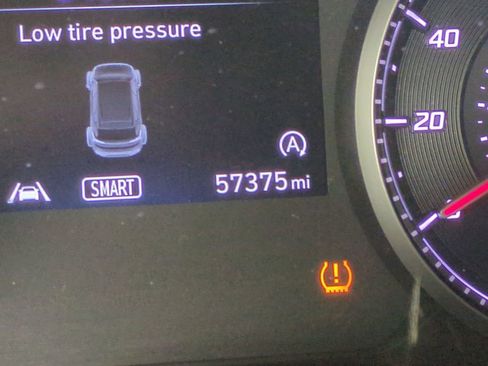 Used 2023 Hyundai Santa Fe SEL image 36