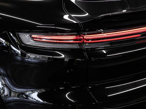 Used 2025 Porsche Cayenne GTS image 15