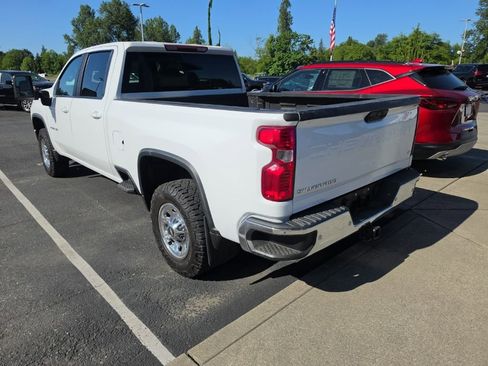 Used 2021 Chevrolet Silverado 2500 LT w/ Fleet Comfort Package AWD/4WD image 5