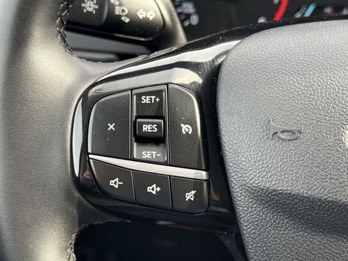 Used 2022 Ford Escape SE w/ SE Sport Appearance Package image 15