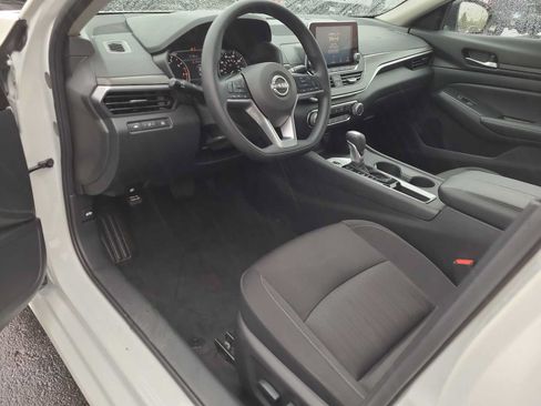 Used 2025 Nissan Altima 2.5 SV FWD image 10