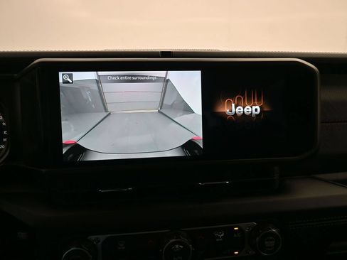 Used 2026 Jeep Gladiator Rubicon AWD/4WD image 16