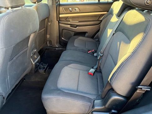 Used 2019 Ford Explorer XLT AWD/4WD image 25