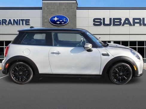 Used 2022 MINI Cooper 2-Door Hardtop w/ Premium Package image 10