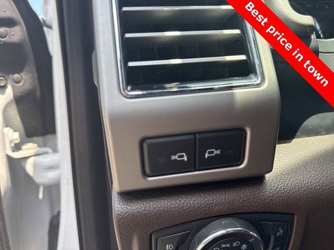 Used 2020 Ford F350 King Ranch w/ FX4 Off-Road Package image 16