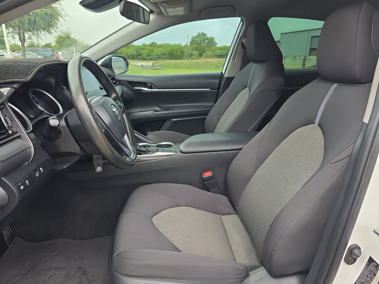 Used 2022 Toyota Camry LE w/ Carpet Mat Package (TMS) FWD image 12