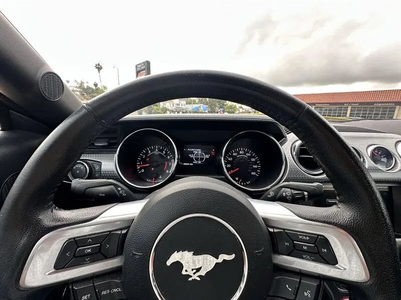 Used 2015 Ford Mustang GT RWD image 19