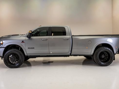 Used 2024 RAM 3500 Limited w/ Night Edition AWD/4WD image 6