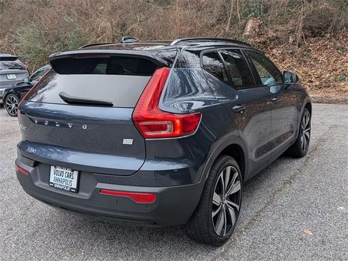 Used 2022 Volvo XC40 P8 Recharge Ultimate image 7