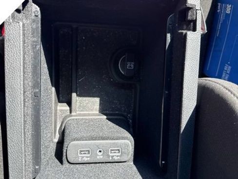 Used 2023 Dodge Charger SXT RWD image 40