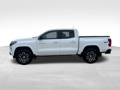 Used 2025 Chevrolet Colorado Z71 w/ Z71 Convenience Package 2 AWD/4WD image 3