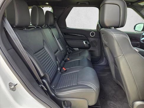 Certified 2025 Land Rover Discovery S image 21