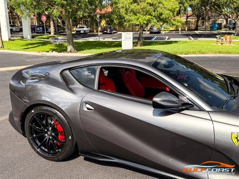 Used 2018 Ferrari 812 Superfast RWD image 65