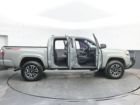 Used 2022 Toyota Tacoma TRD Sport w/ Technology Package AWD/4WD image 51
