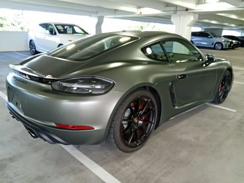 Used 2021 Porsche 718 Cayman GTS RWD image 5