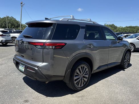 Used 2023 Nissan Pathfinder SL w/ SL Premium Package FWD image 5