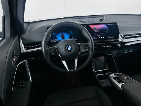 Used 2025 BMW X2 xDrive28i image 17