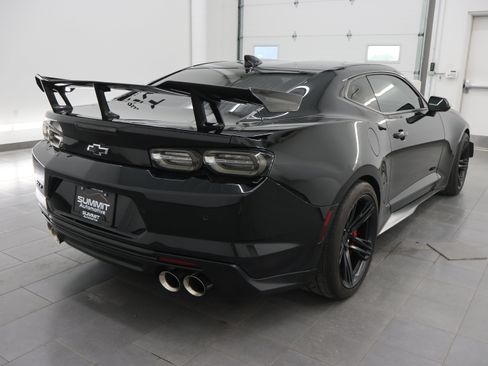 Used 2019 Chevrolet Camaro ZL1 RWD image 5