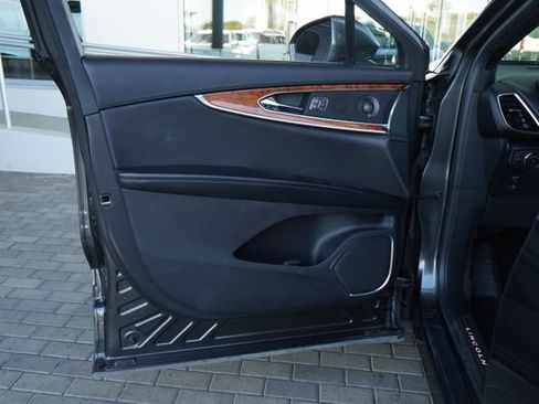 Used 2020 Lincoln Nautilus Reserve w/ Equipment Group 201A FWD image 16