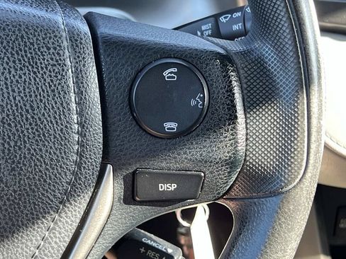 Used 2015 Toyota RAV4 LE FWD image 27