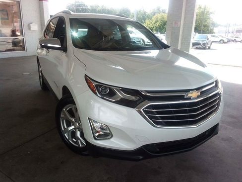 Used 2019 Chevrolet Equinox Premier FWD image 2