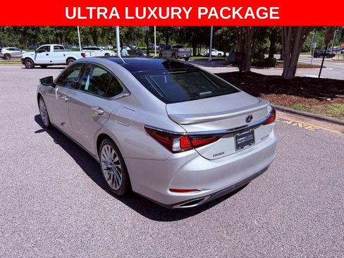 Certified 2022 Lexus ES 350 Ultra Luxury w/ Accessory Package 2 FWD image 6