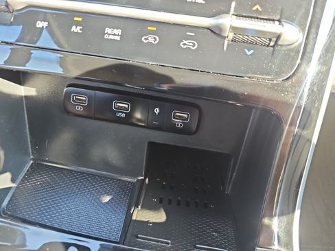 Used 2022 Kia Carnival SX FWD image 37