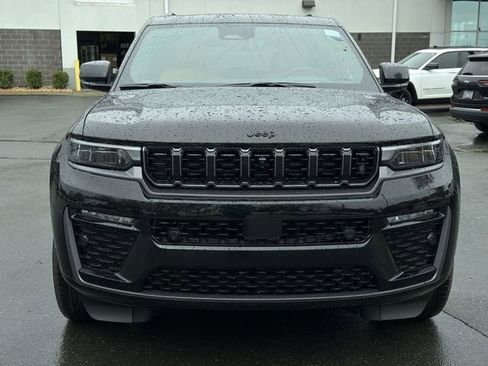 New 2026 Jeep Grand Cherokee Summit w/ Obsidian Package AWD/4WD image 16