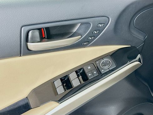 Used 2019 Lexus IS 300 AWD image 20