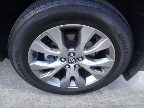 Used 2025 Toyota Grand Highlander AWD image 26