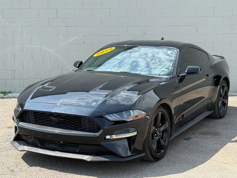 Used 2022 Ford Mustang GT Premium w/ Equipment Group 401A RWD image 2