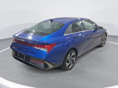 Certified 2024 Hyundai Elantra SEL w/ Convenience Package FWD image 5