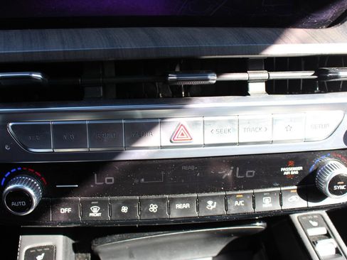 Certified 2023 Kia Telluride SX image 22