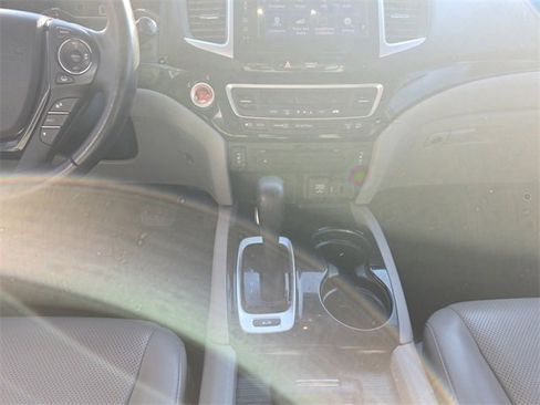 Used 2017 Honda Ridgeline RTL-E image 11