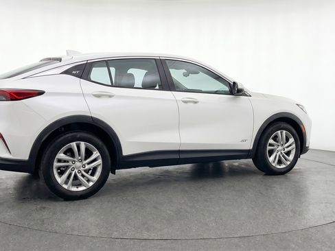 Used 2025 Buick Envista Preferred FWD image 9