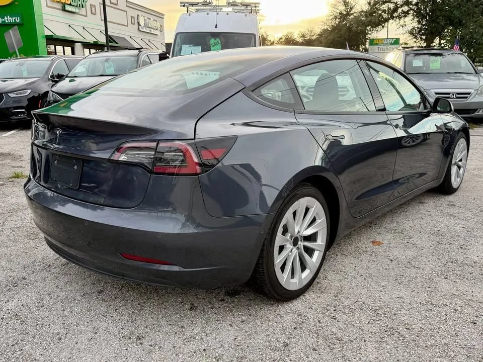 Used 2022 Tesla Model 3 RWD image 4