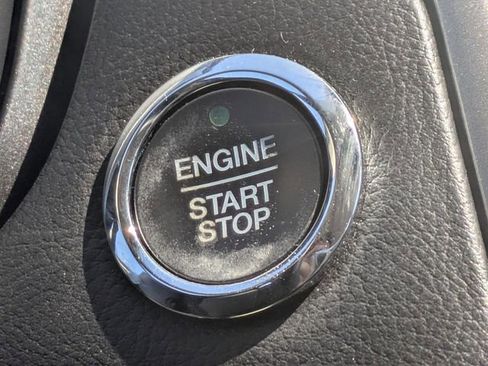 Used 2019 Ford Fusion SE image 25