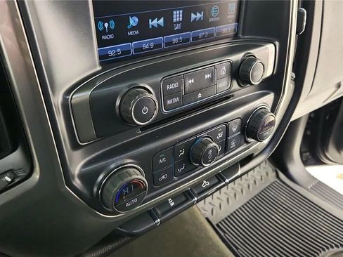 Used 2018 Chevrolet Silverado 1500 LT w/ LT Eassist Package image 26