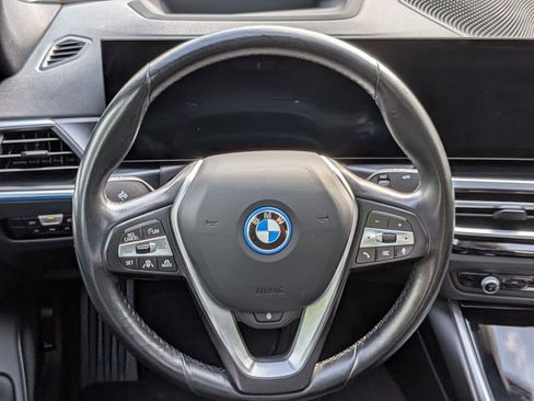 Used 2024 BMW i4 eDrive40 image 32