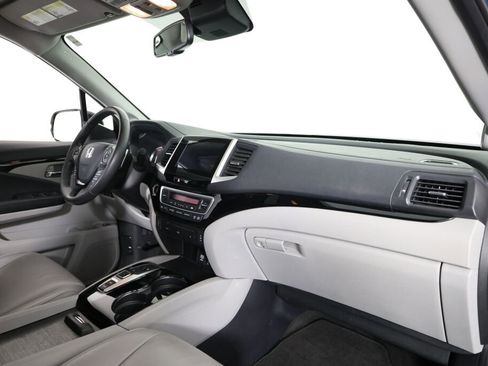 Used 2018 Honda Pilot Touring image 24